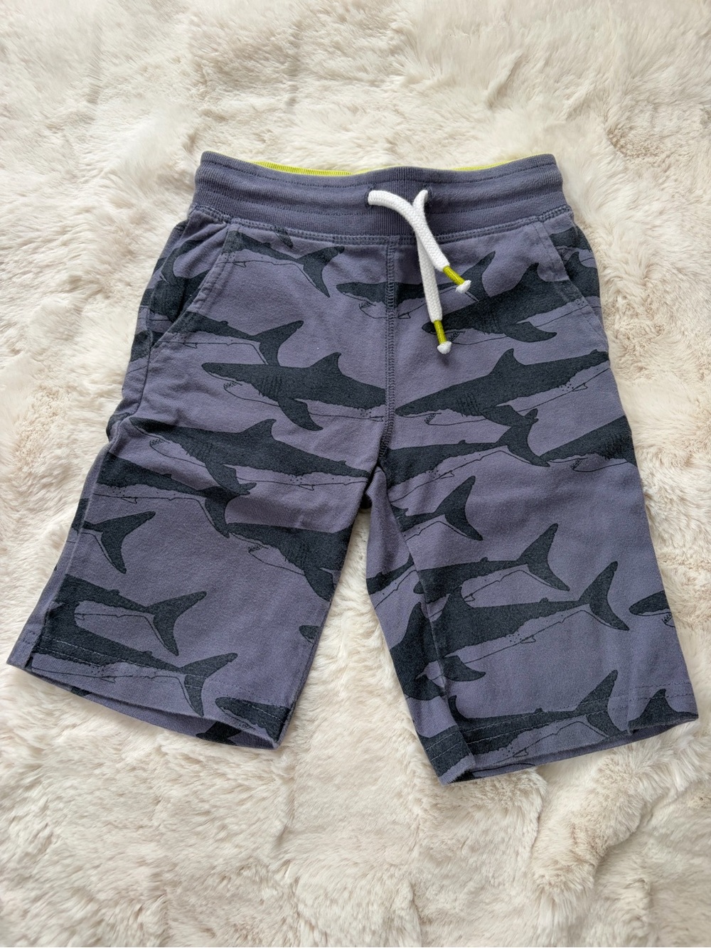 Boden Navy and Black Shark-Print Pull-On Shorts